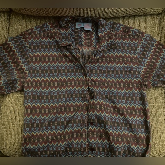 new moves Tops - Patterned Button Down Shirt